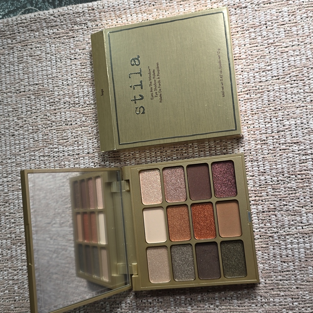 STILA "Eyes Are the Window" Eyeshadow Palette